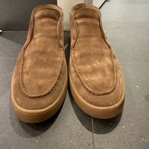 Tod’s chukka boots in suede- mens